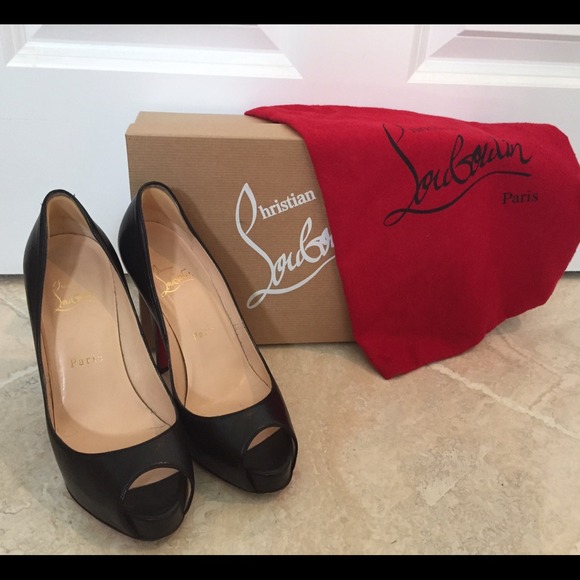Timeless Christian Louboutin peep toes - Picture 2 of 4