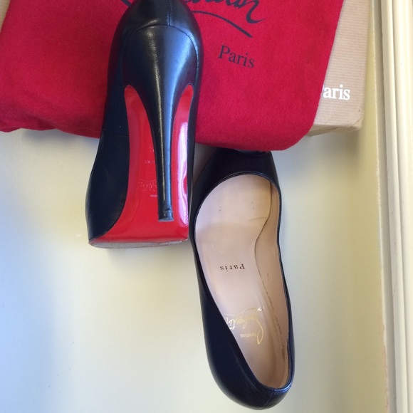 Timeless Christian Louboutin peep toes - Picture 4 of 4