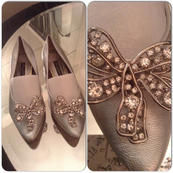 Diamond bow flats