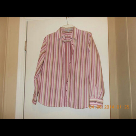 SOLD..Foxcroft ladies LS blouse MAKE  OFFER - Picture 2 of 3