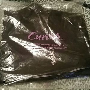 Curve trimming shorts