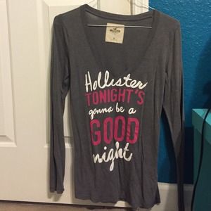 Hollister Long Sleeve V-Neck