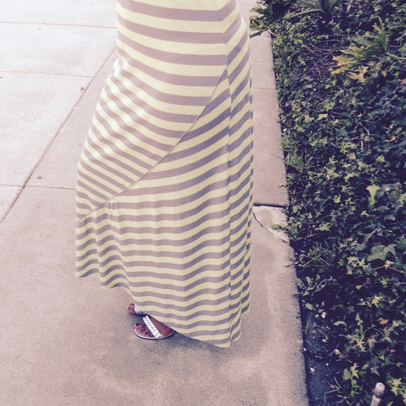 Dress - Picture 3 of 4