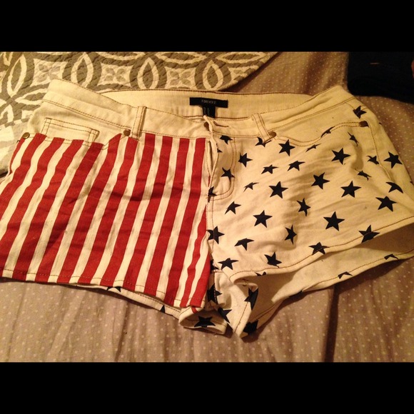 Flag shorts