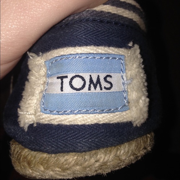 Toms