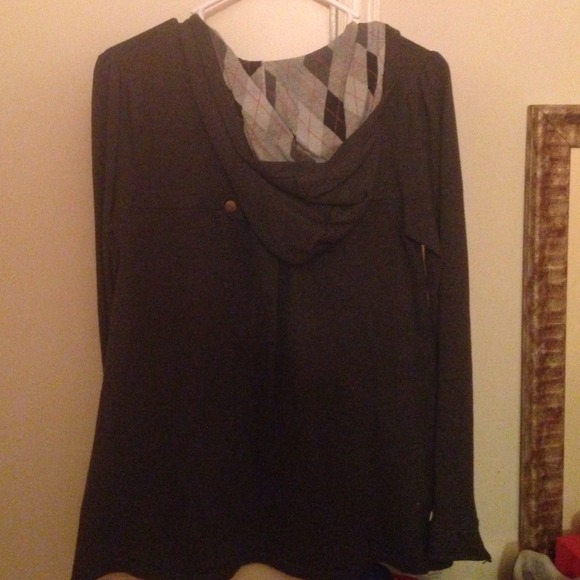 sweater - Picture 2 of 2