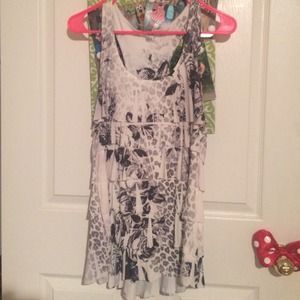 ⛔️DONATED⛔️Ruffle tank top