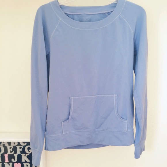 Athleta Light purple shirt with pockets