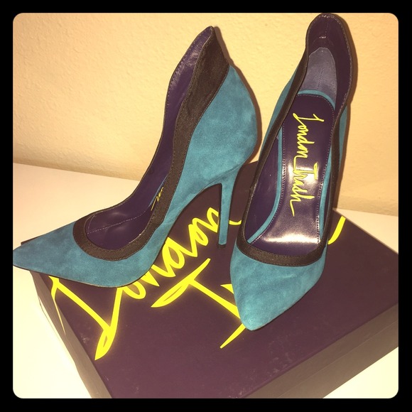 Sexy suede heels!