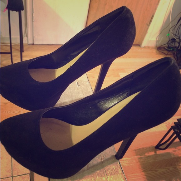 Black swade heels