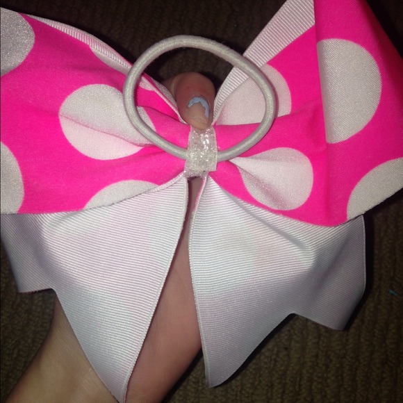 Cheer bow - Picture 2 of 2