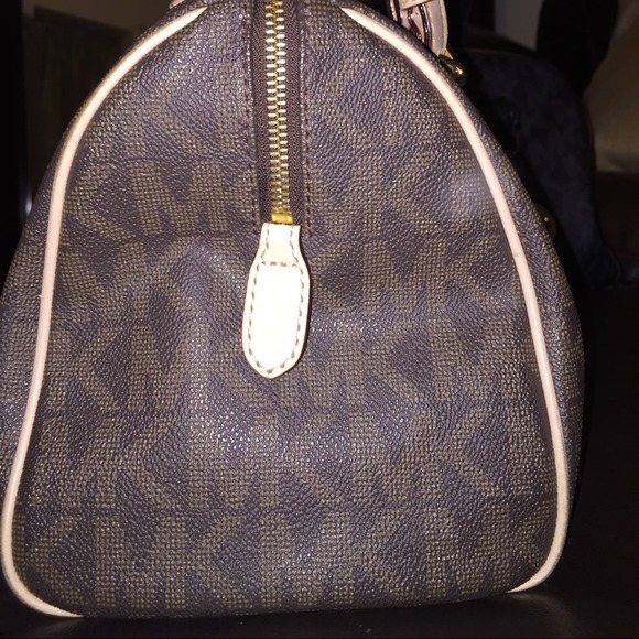 Michael Kors Grayson (only handbag) 🚨 SOLD🚨 - Picture 2 of 4