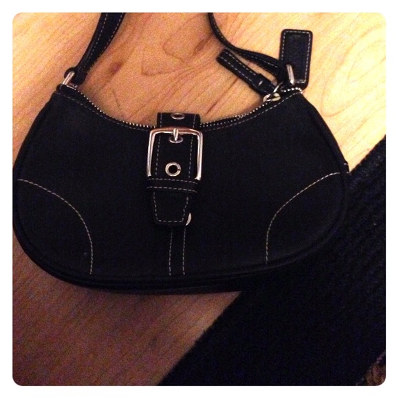 Small over the shoulder coach purse!!