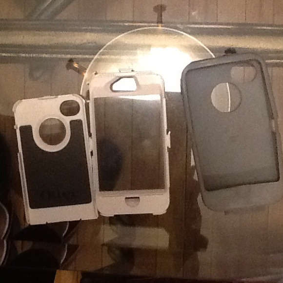 4/4s white and gray otterbox
