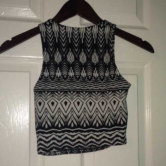 Lily White Printed crop top tank - Picture 2 of 3
