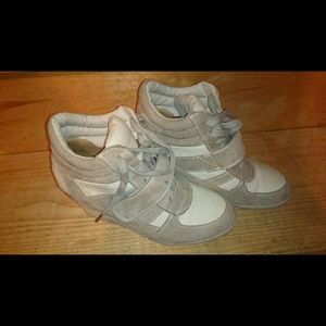 Wedge sneakers