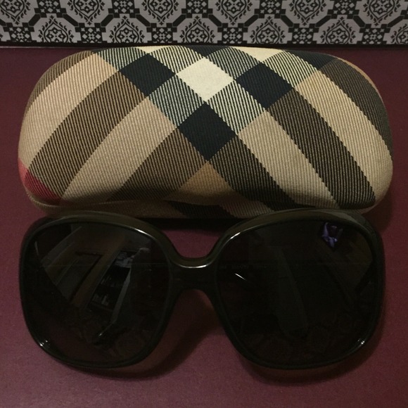 ⚡️SOLD⚡️😍100% authentic Burberry sunglasses