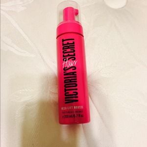 Vs "mega lift" mousse