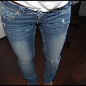 1st Kiss Skinny Ripped Jeans NWT