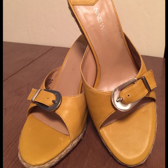 🎉🎉 Authentic Nine West sandals