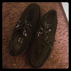 T.U.K black velvet creepers