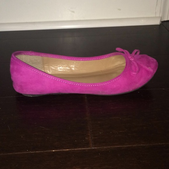 Ann Taylor Suede Fuchsia Flats - Picture 2 of 4