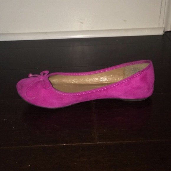 Ann Taylor Suede Fuchsia Flats - Picture 4 of 4