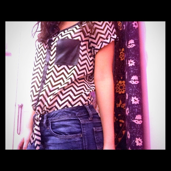 Chevron top