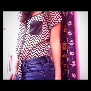 Chevron top