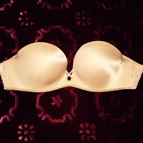 Gorgeous Victoria Secret bra tan.