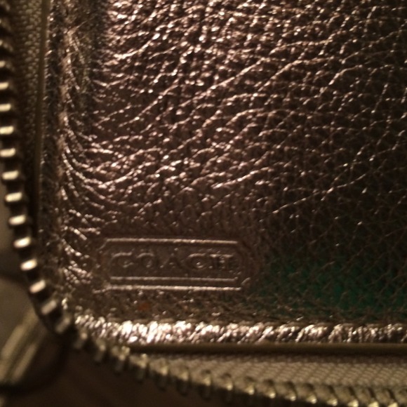 Authentic 100% gold coach wallet. Gorgeous! - Picture 2 of 4