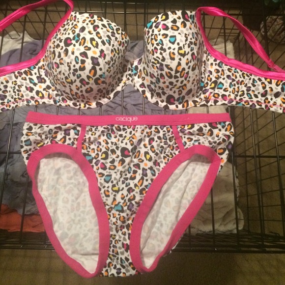 Bra and panties set. 40D 14/16 panties.