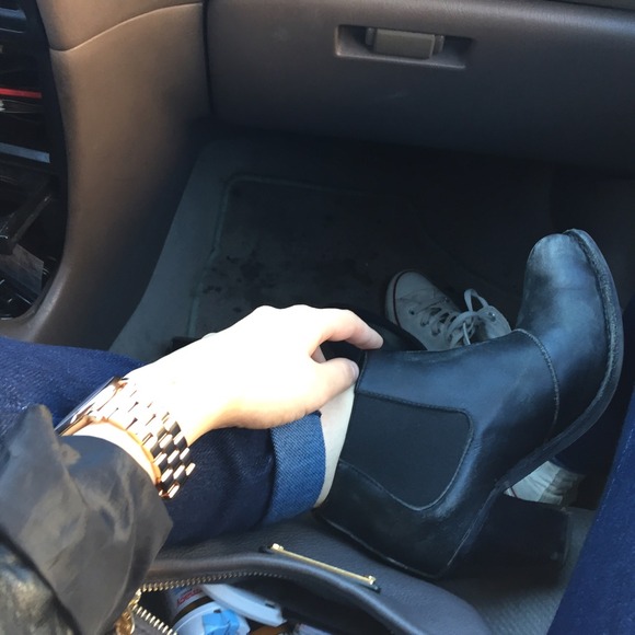 🚫sold🚫Distressed black Jeffrey Campbell boots - Picture 1 of 4