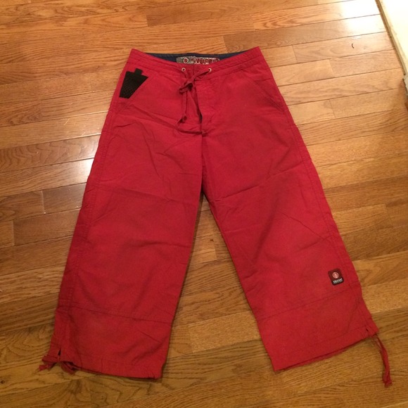 VOLCOM Red Capris - Picture 2 of 4
