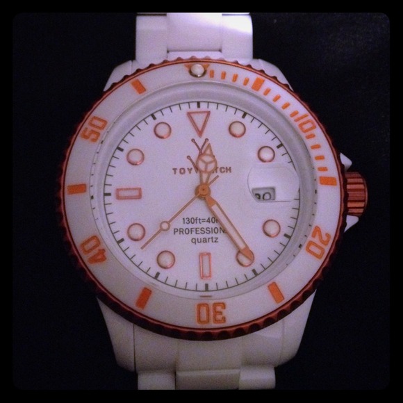 Toy watch (plasteramic)