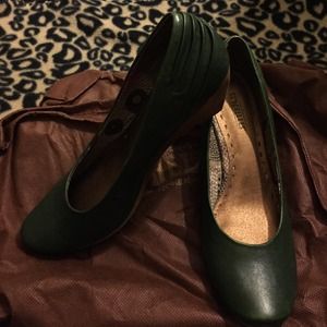 🌟🌟New never worn Green wedge Seychelles shoes🌟