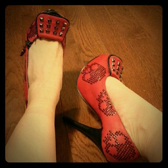 JustFab Shoes - Awesome Heels worn once!