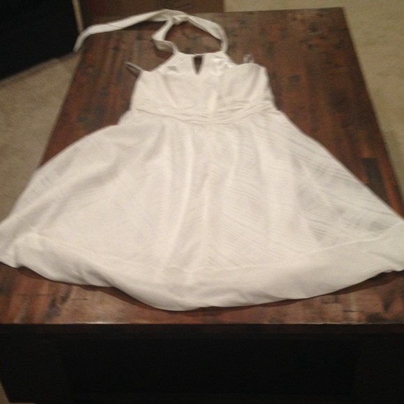 White sun dress - Picture 2 of 3