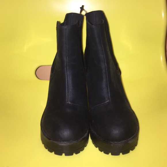 Heel booties