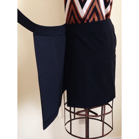 Prada pencil skirt - Picture 2 of 4