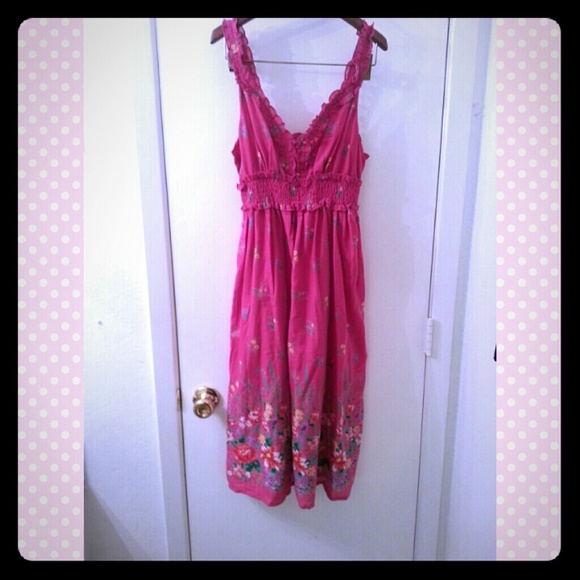 Sweet sun pink dress.