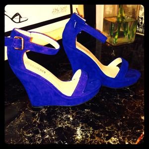 Blue Wedges