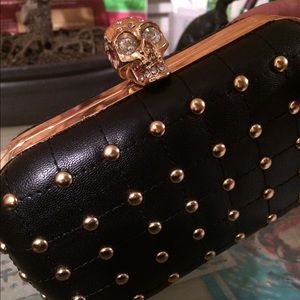 Skull purse with bling and detachable chain