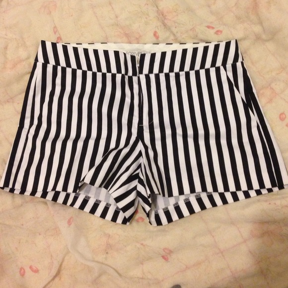 Striped shorts forever 21