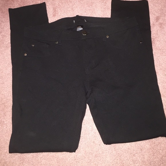 Black Skinny Pants from Express✨