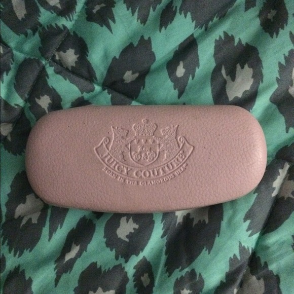Juicy couture sunglasses case