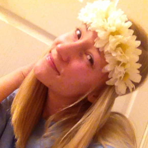 Boho flower headband 🌼 - Picture 2 of 4