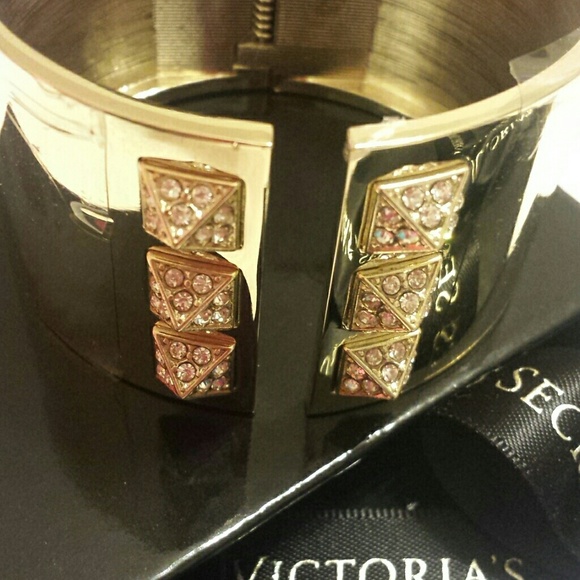 🎁Victoria Secret Bling Cuff Bracelet NWT - Picture 3 of 3