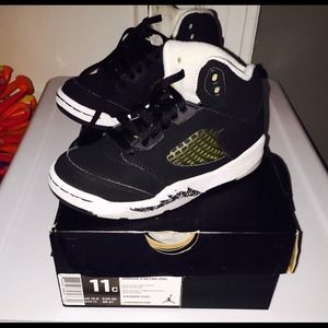 Authentic Jordan 5 Retro! Black & white