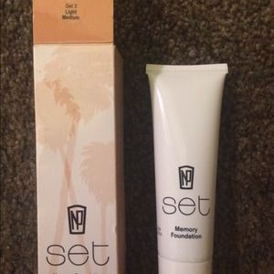 PRICE DROP❗️SET Memory Foundation- Light/Medium